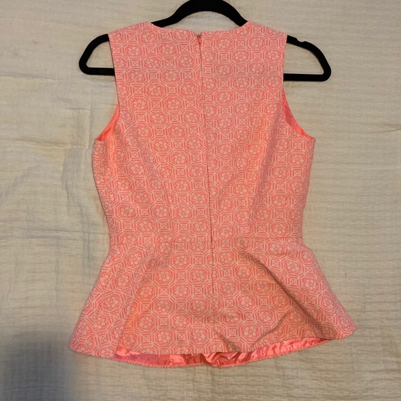 Pink and white geometric peplum top. - Picture 2 of 5